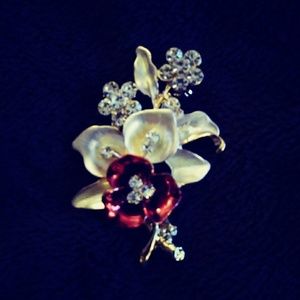 Flower Brooch New in Pkg